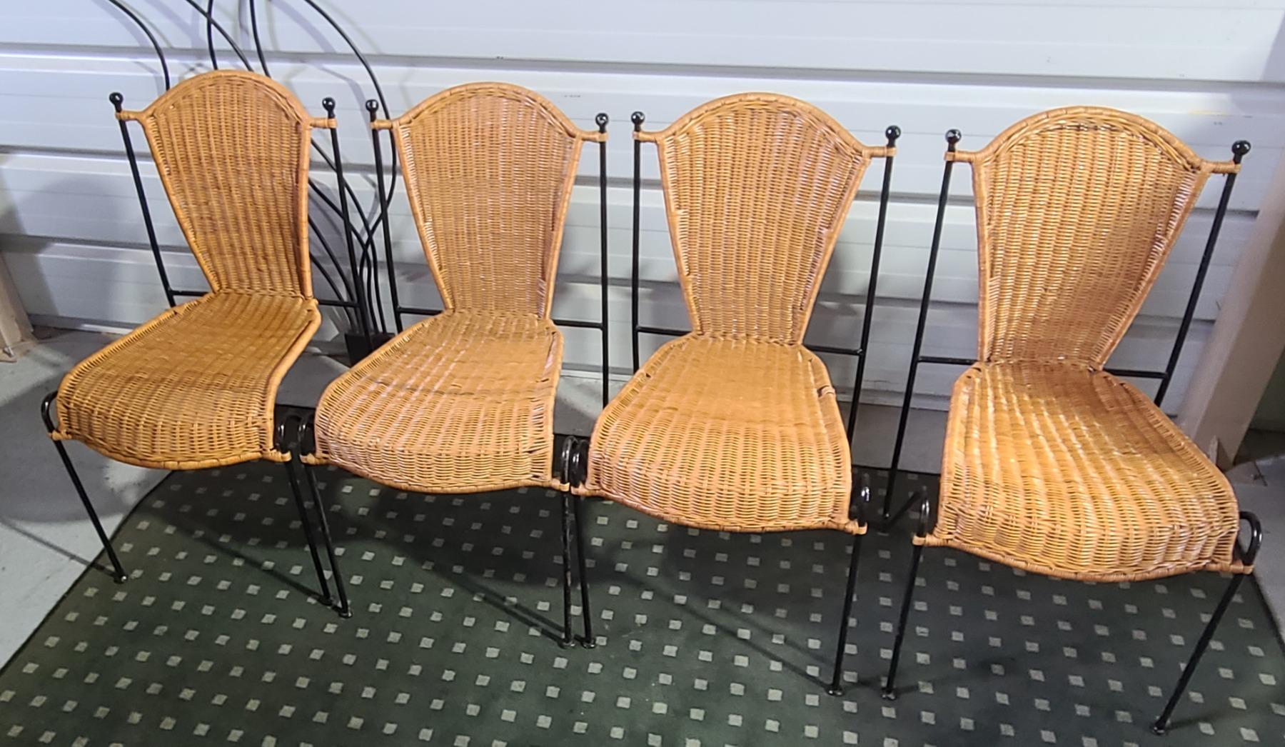 4 Chaises Vintage en Rotin et Fil d'Acier