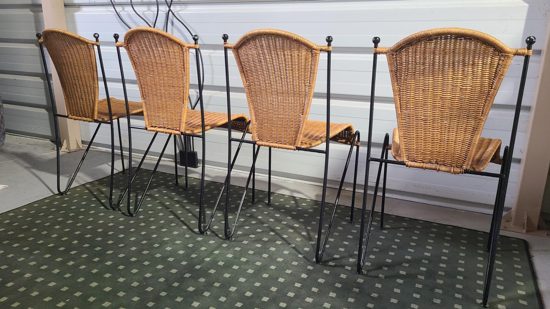 4 Chaises Vintage en Rotin et Fil d'Acier